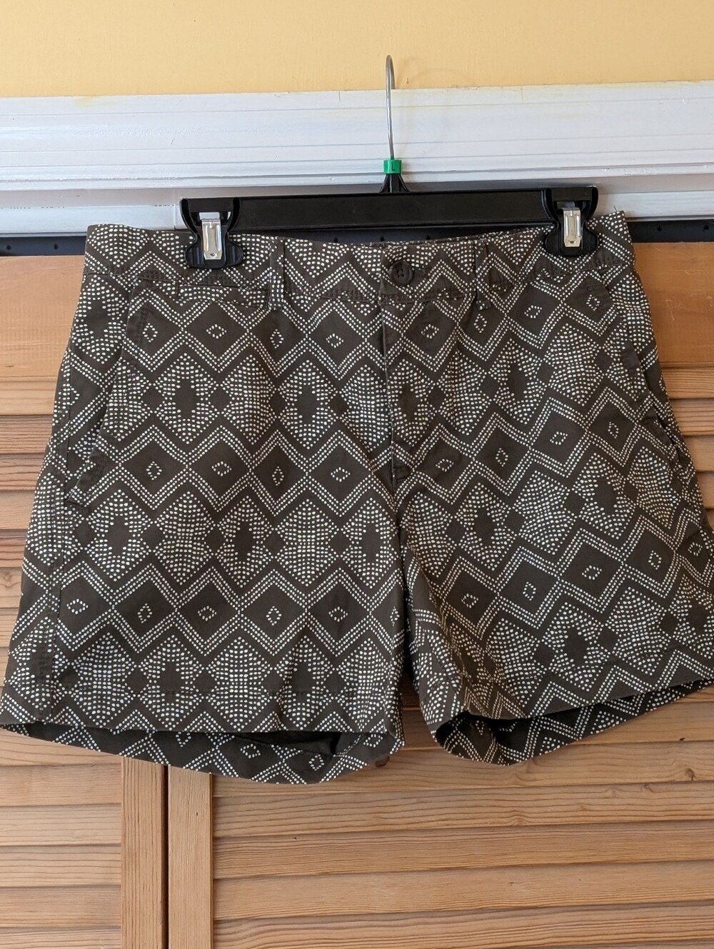 BANANA REPUBLIC Olive Green Geometric Print Shorts 4